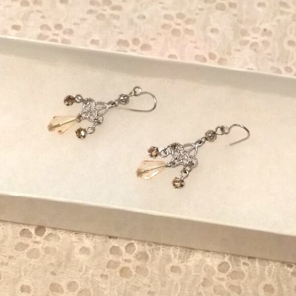 Vintage NEW Light Yellow Beads Silver Tone Dangle Drop Earrings - Picture 4 of 6